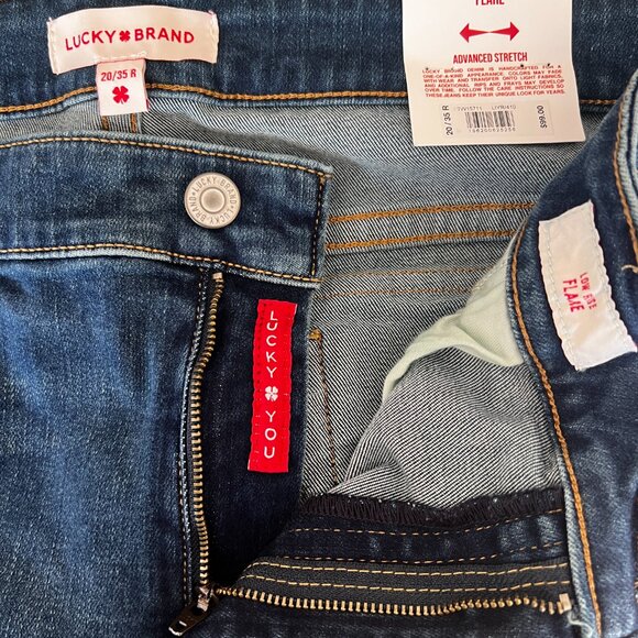 Lucky Brand Low-Rise Flare Jeans NWT 🖤 - Picture 4 of 6